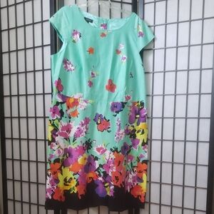 Spense Green Midi Dress with Crew Neck and Dolman Sleeves